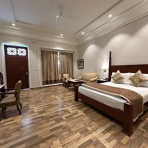 4* Hotel Happy Delhi Airport